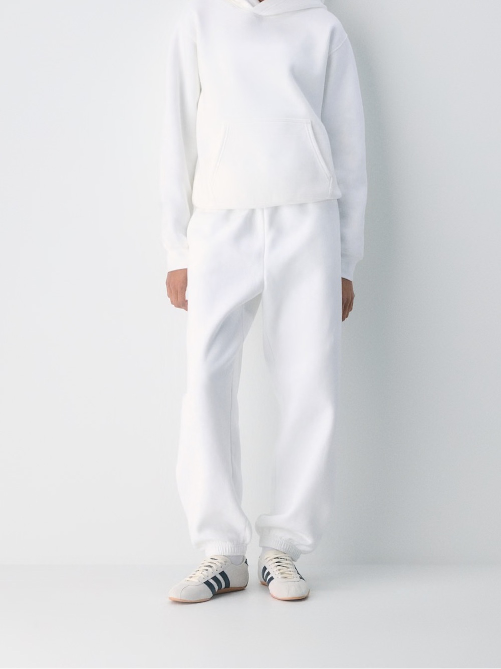 Aritzia TNA Sweatfleece Perfect Fit Sweatpants